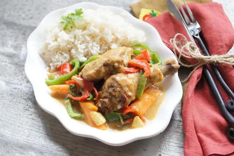 chicken-sauce-with-boiled-white-rice